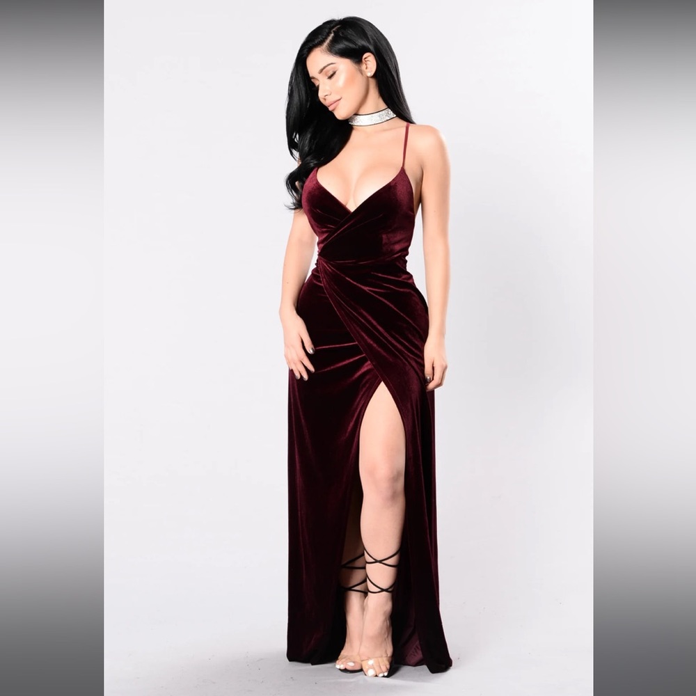 FASHION NOVA Wishful Thinking Dress - Burgundy SM